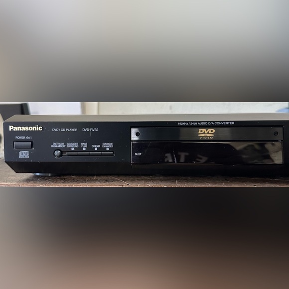 Panasonic DVD-RV32 X200 Hi-Speed Scan DVD Audio D/A Converter Player - Picture 4 of 16